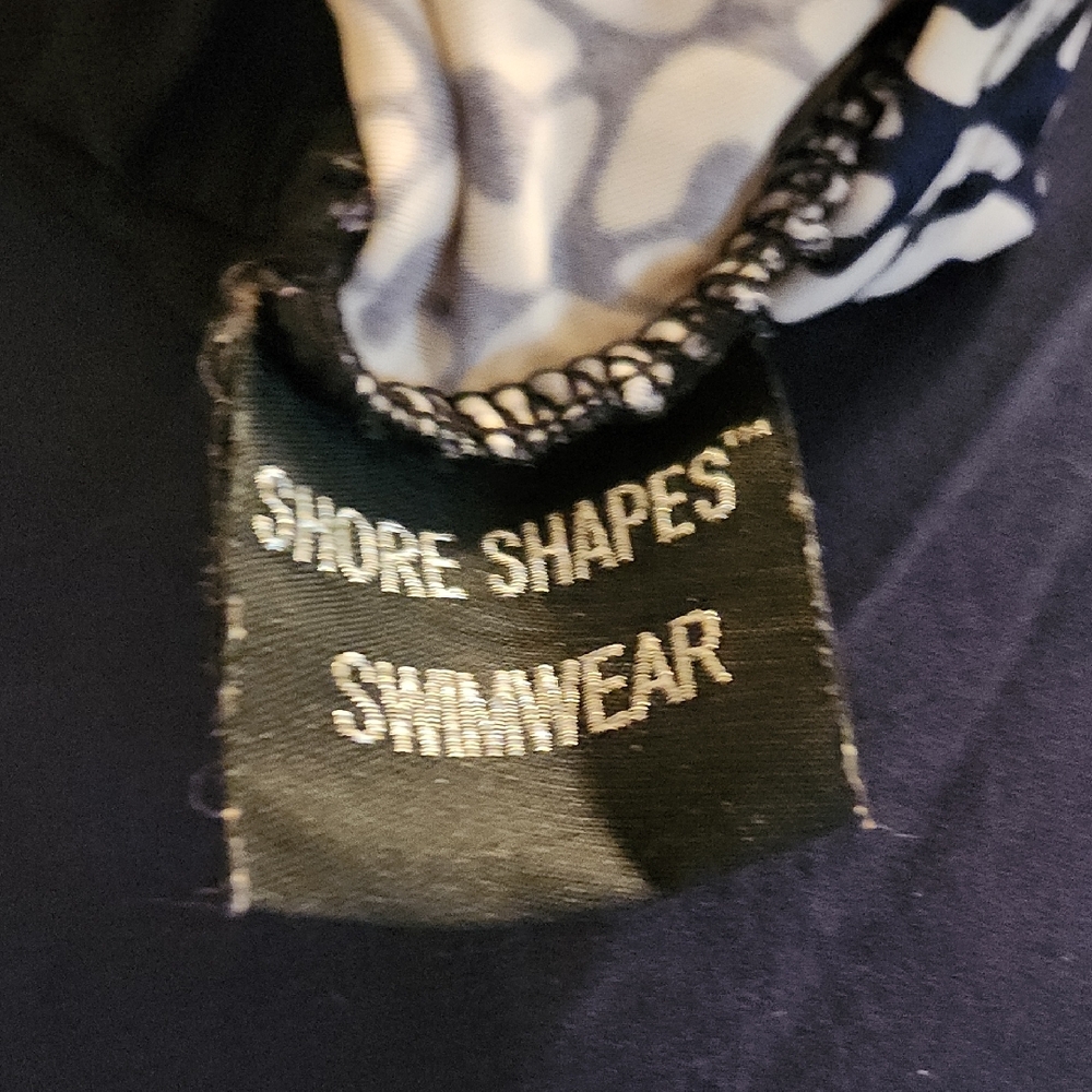 Stylish Black and White Patterned Swimsuit - Picture 4 of 5